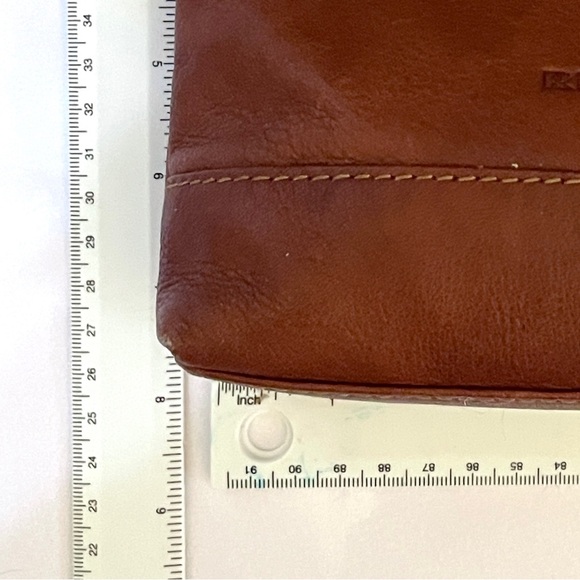Rialto Tan Leather Crossbody Bag Very Nice Soft Leather Zip Pockets Fully Lined - Picture 10 of 13